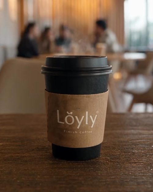 Café sirviéndose